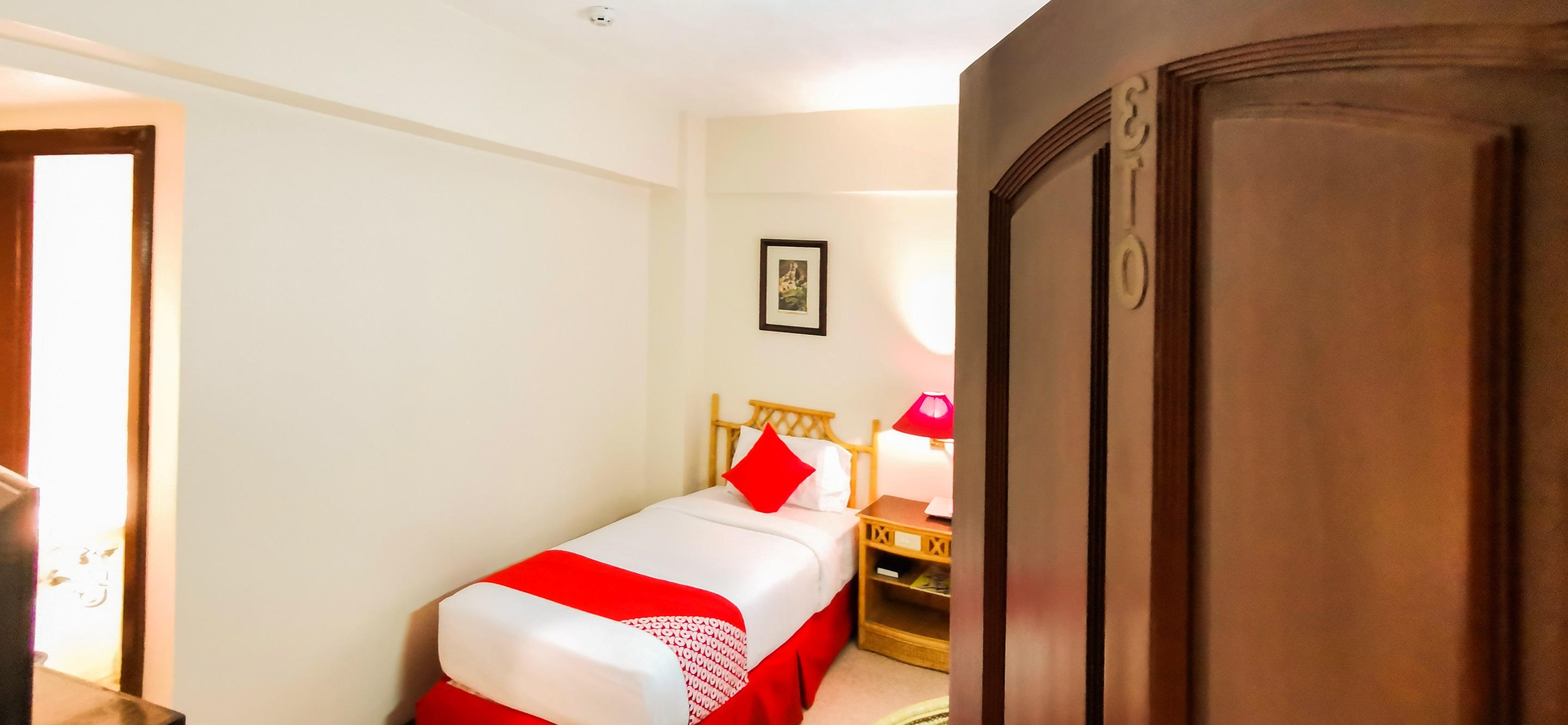 Oyo 414 Humberto'S Hotel Davao Екстер'єр фото