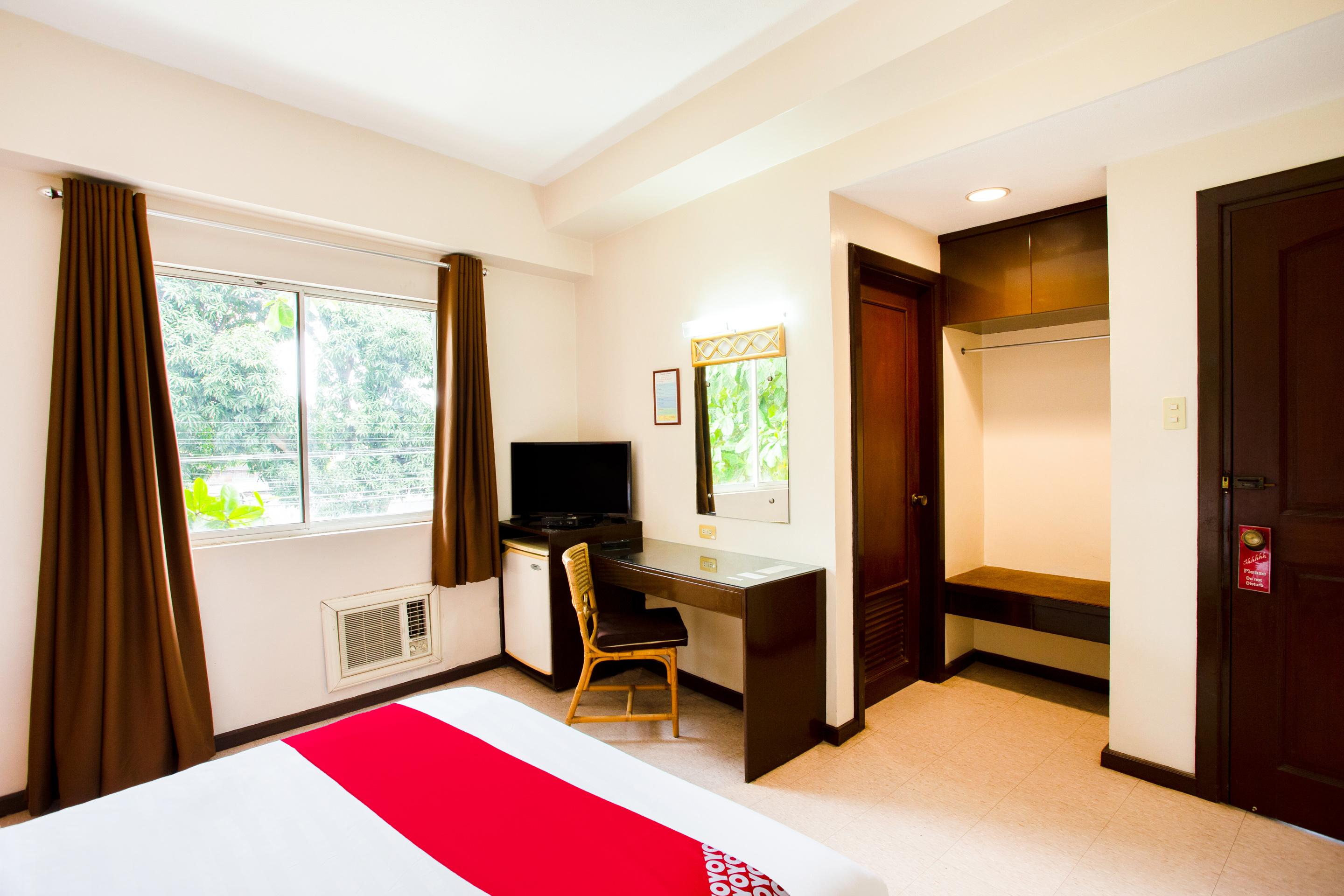 Oyo 414 Humberto'S Hotel Davao Екстер'єр фото