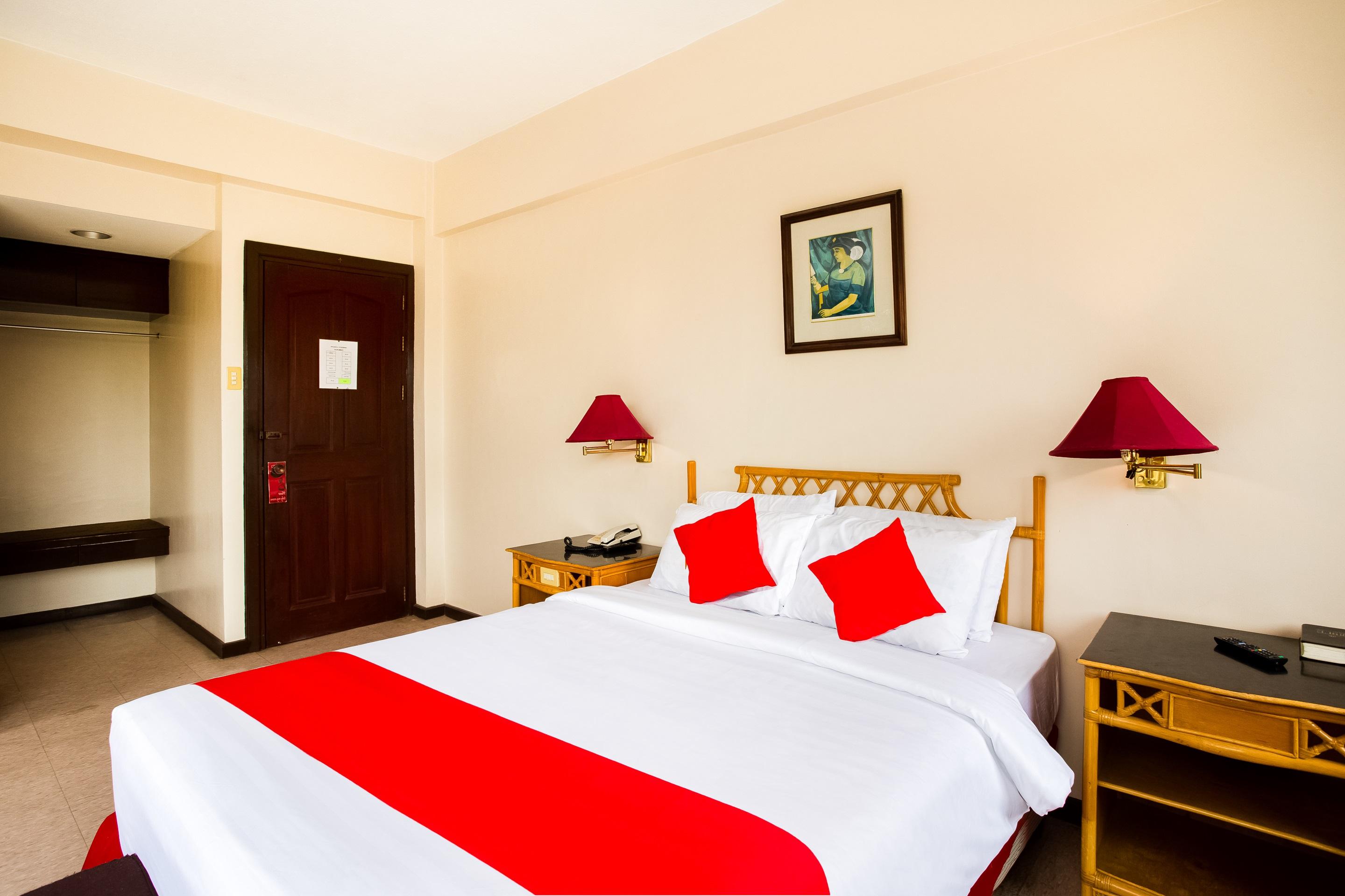 Oyo 414 Humberto'S Hotel Davao Екстер'єр фото