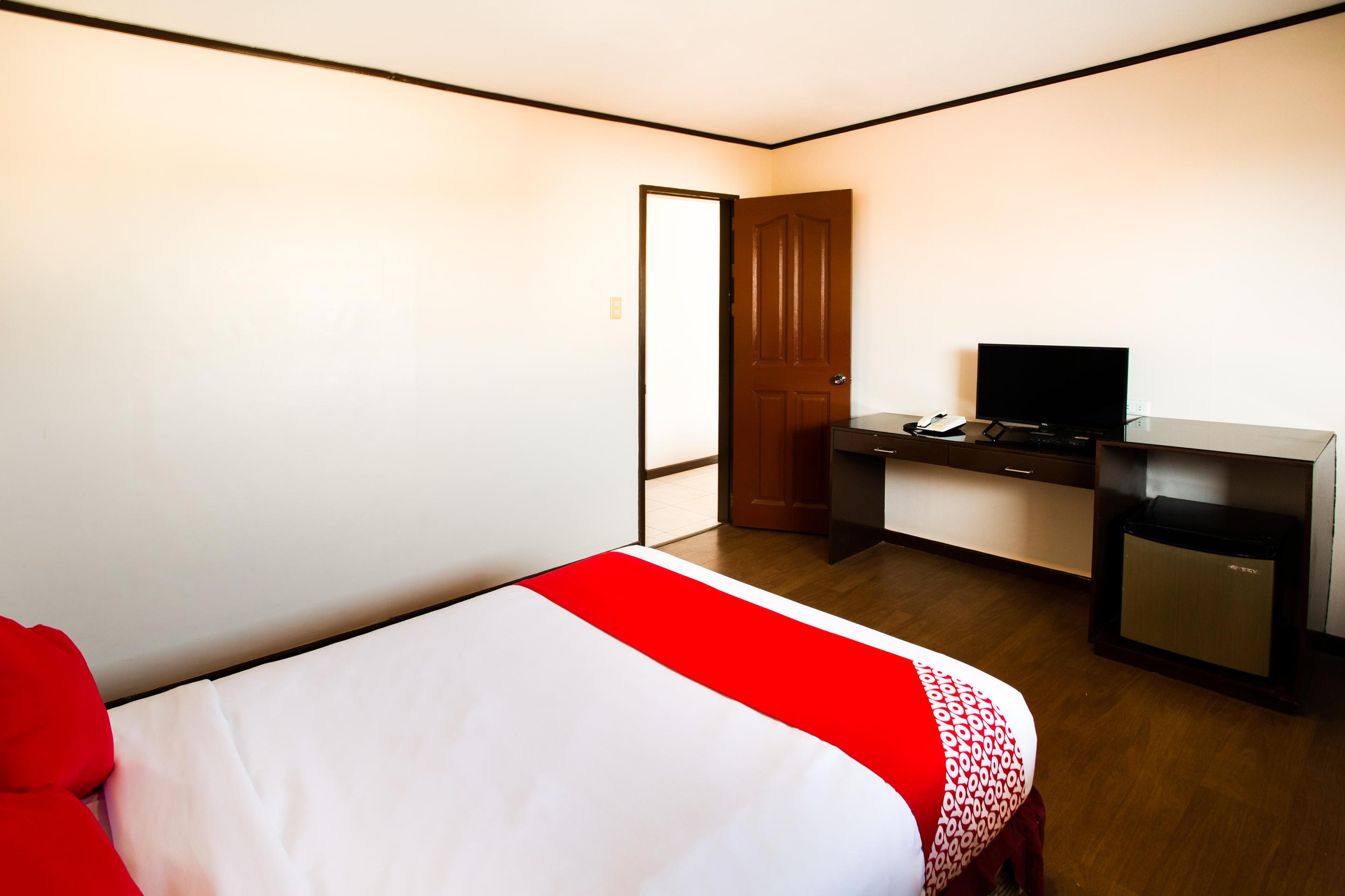 Oyo 414 Humberto'S Hotel Davao Екстер'єр фото