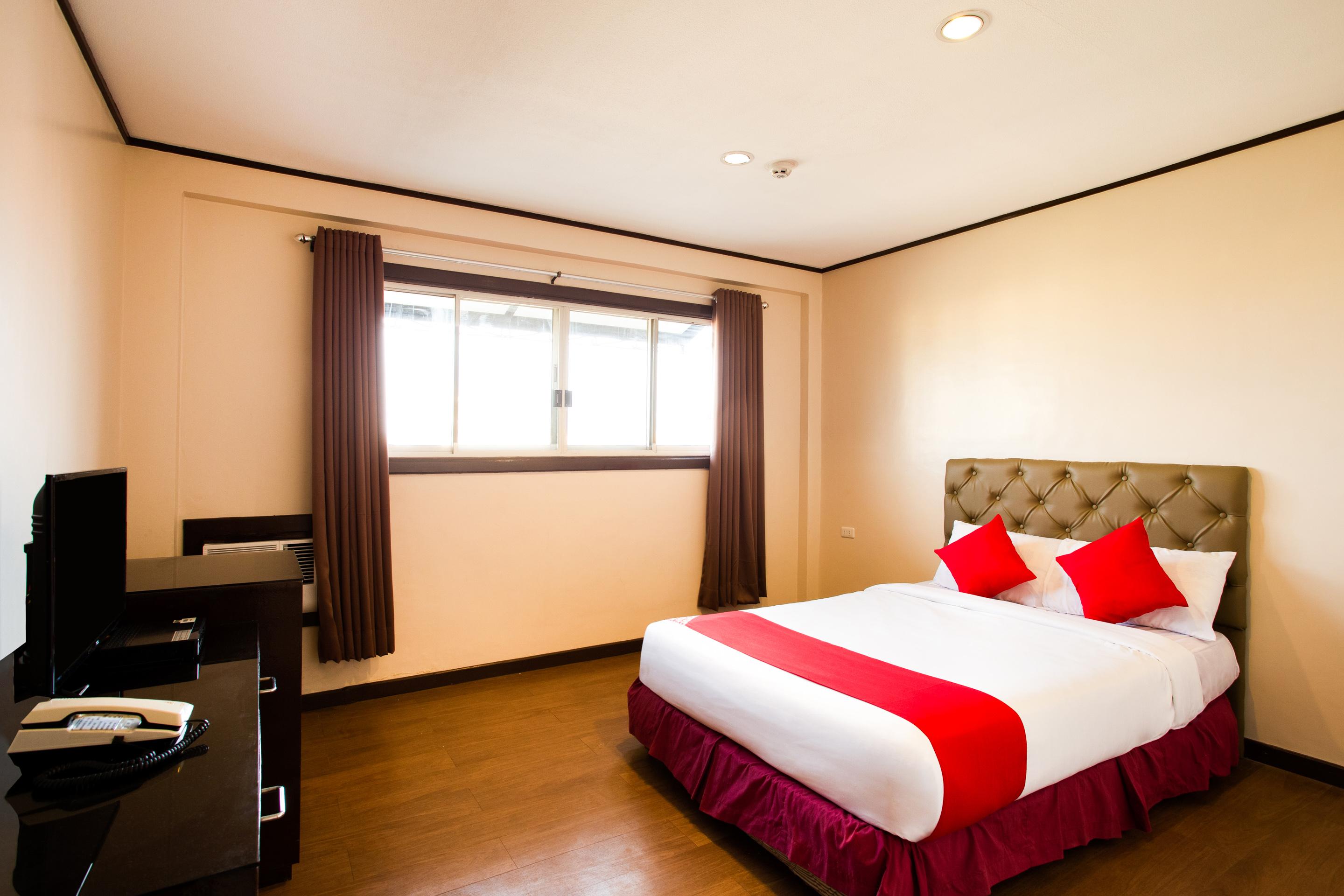 Oyo 414 Humberto'S Hotel Davao Екстер'єр фото