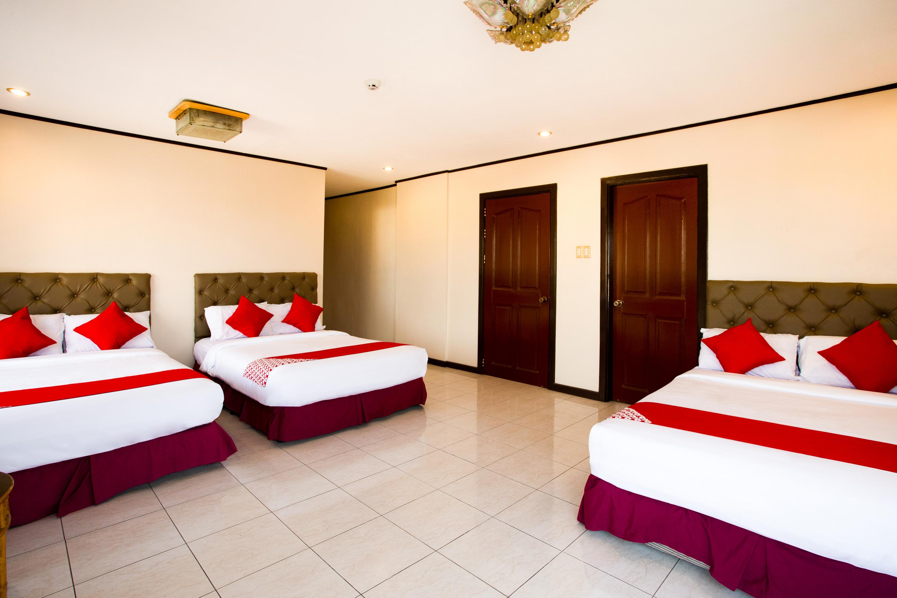Oyo 414 Humberto'S Hotel Davao Екстер'єр фото