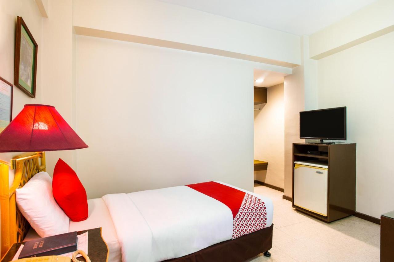 Oyo 414 Humberto'S Hotel Davao Екстер'єр фото