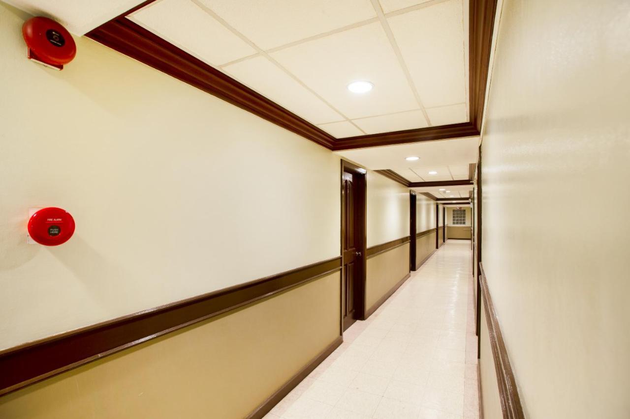 Oyo 414 Humberto'S Hotel Davao Екстер'єр фото