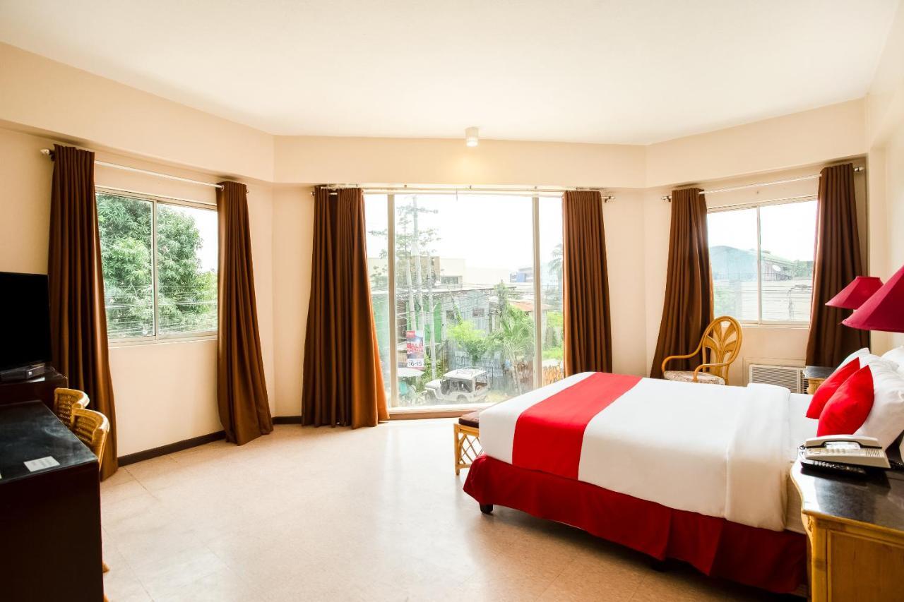 Oyo 414 Humberto'S Hotel Davao Екстер'єр фото